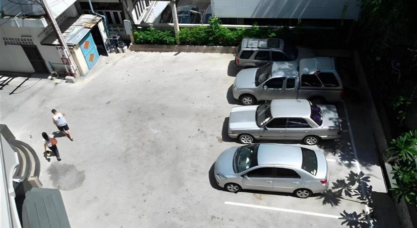 Honey Lodge Pattaya Exterior foto