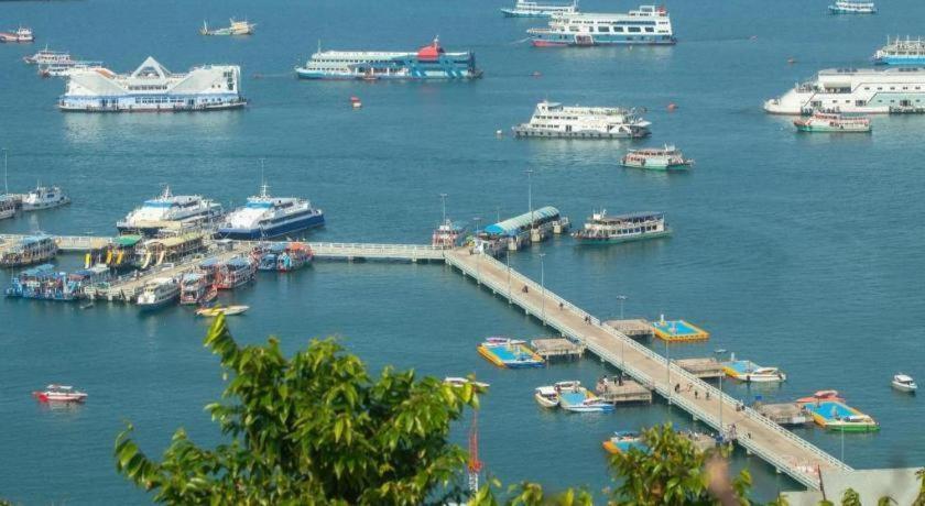 Honey Lodge Pattaya Exterior foto