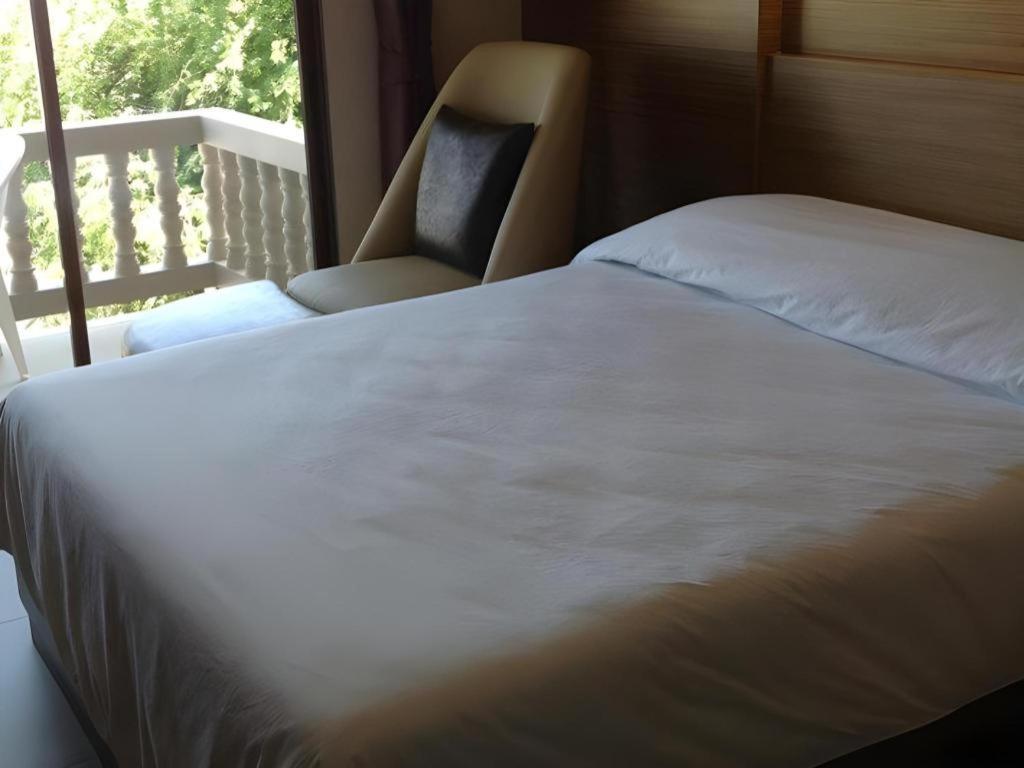 Honey Lodge Pattaya Exterior foto