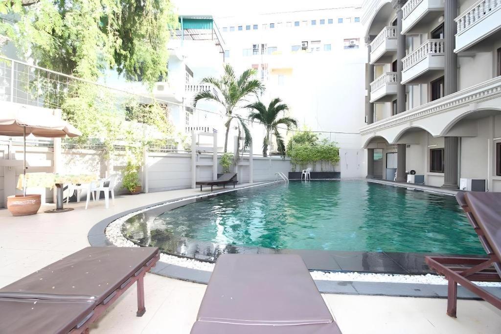 Honey Lodge Pattaya Exterior foto